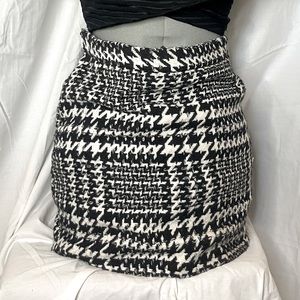 Black and white horse tooth skirt